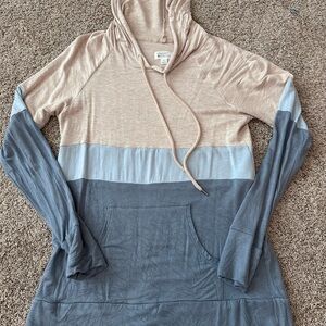 Market & Spruce Beige and Blue Colorblock Hoodie